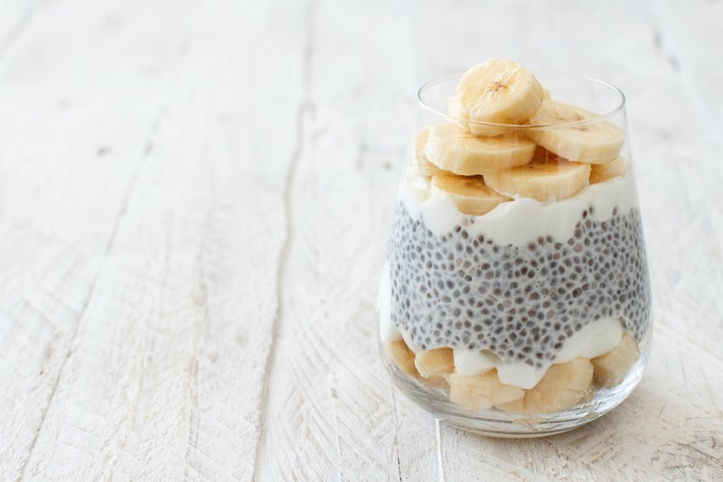 Chia puding sa bananom i orasima